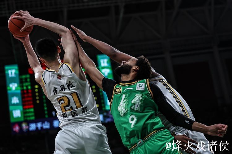 辽宁本钢力克浙江方兴渡,CBA常规赛再添胜绩 辽宁本钢力克浙江方兴渡,CBA常规赛再添胜绩